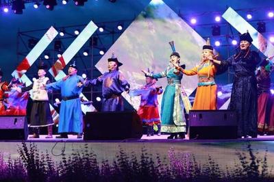 全域旅游進行時丨溫泉縣第四屆香紫蘇文化旅游節開幕 文藝演出點燃夏日激情